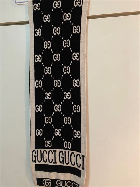 gucci muffler women